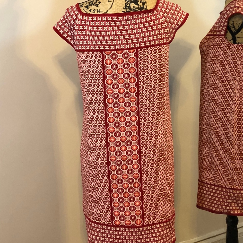 Max Studio by Leon Max GEO DRESS w/SQUARE NECKLINE - Picture 4 of 7